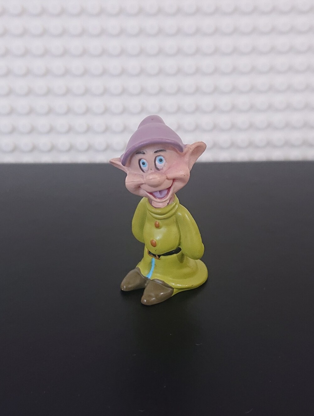 Disney Snow White Seven Dwarves - Dopey Dwarf 2" PVC Figure - Mini Cake Topper